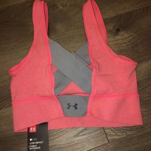Women’s Under Armour Sports Bra NWT